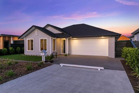 Photo of property in 7 Houpuni Road, Wainui, 0932