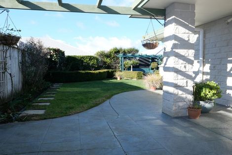 Photo of property in 69 Guildford Drive, Paraparaumu, 5032