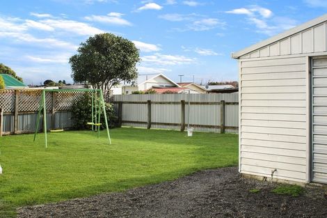 Photo of property in 1 Gertrude Street, Dannevirke, 4930