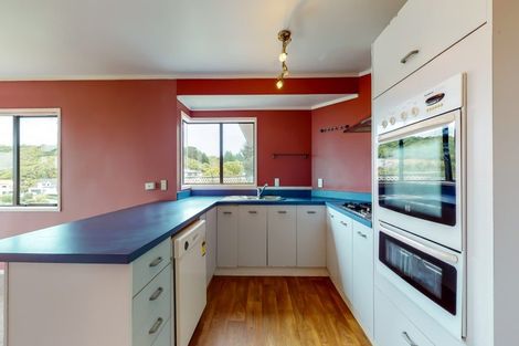 Photo of property in 12 Jasmine Grove, Maungaraki, Lower Hutt, 5010