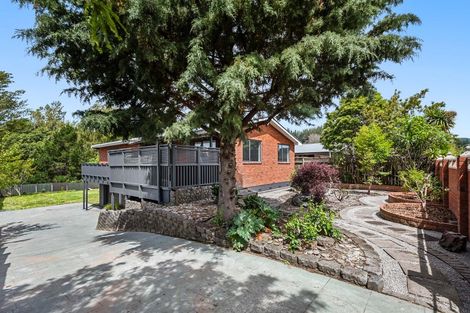 Photo of property in 54 Norana Road, Timberlea, Upper Hutt, 5018