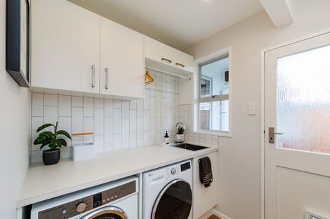 Photo of property in 15 Chilton Grove, Hokowhitu, Palmerston North, 4410