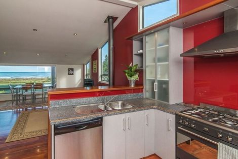 Photo of property in 110 Marine Parade, Otaki Beach, Otaki, 5512