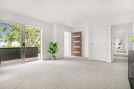 Photo of property in 9 Tahu Crescent, Sunnynook, Auckland, 0620