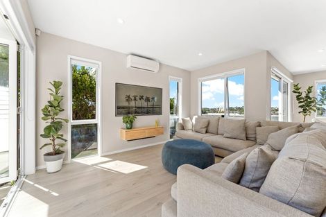 Photo of property in 9 Tirohanga Crescent, Stanmore Bay, Whangaparaoa, 0932