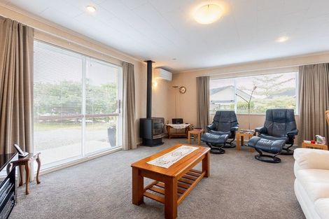 Photo of property in 15 Belvedere Avenue, Waikanae, 5036