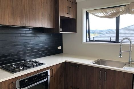 Photo of property in 4 James Elliot Way, Pokeno, 2402