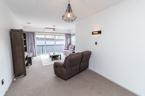 Photo of property in 30c Collins Avenue, Tawa, Wellington, 5028