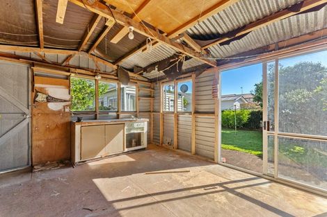 Photo of property in 3 Frieston Road, Milford, Auckland, 0620