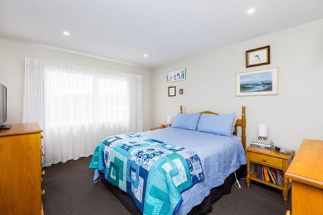 Photo of property in 15a Kiln Street, Silverstream, Upper Hutt, 5019