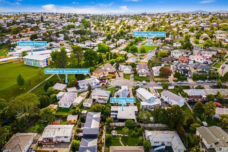 Photo of property in 2/8 Gregg Place, Sunnyvale, Auckland, 0612