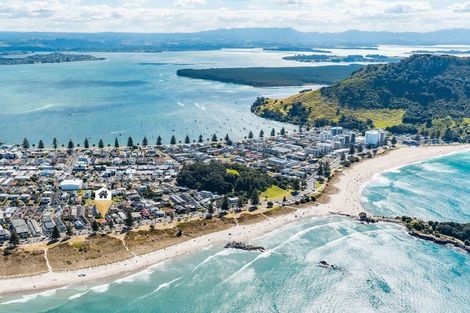 Photo of property in 39 Marine Parade, Mount Maunganui, 3116