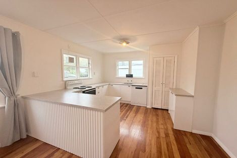 Photo of property in 6 Golf Road, Manor Park, Lower Hutt, 5019