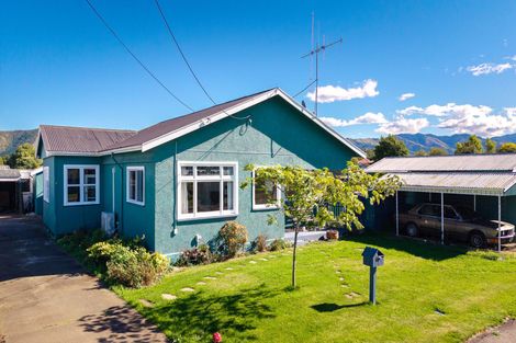 Photo of property in 1 Maude Street, Waimate, 7924