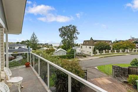 Photo of property in 30 Evelyn Road, Cockle Bay, Auckland, 2014