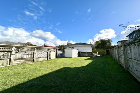 Photo of property in 6 Finlow Drive, Te Atatu South, Auckland, 0610