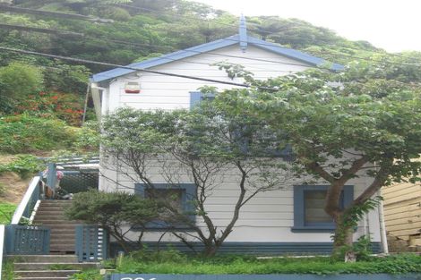 Photo of property in 206 Aro Street, Aro Valley, Wellington, 6021
