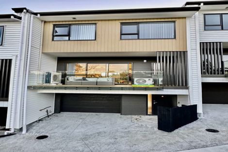 Photo of property in 2b Kororo Street, Northcote, Auckland, 0627