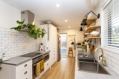 Photo of property in 2/177a Grimseys Road, Redwood, Christchurch, 8051