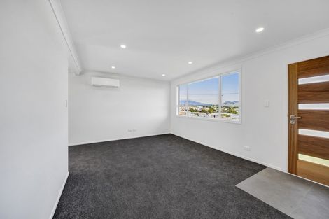 Photo of property in 25 Simons Street, Moturoa, New Plymouth, 4310