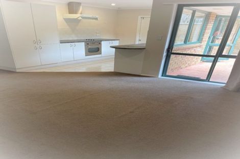 Photo of property in 31 Broadfield Street, Massey, Auckland, 0614