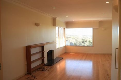 Photo of property in 43 Forrest Hill Road, Milford, Auckland, 0620