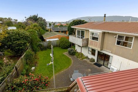 Photo of property in 12 Ara Kuaka, Waikanae Beach, Waikanae, 5036