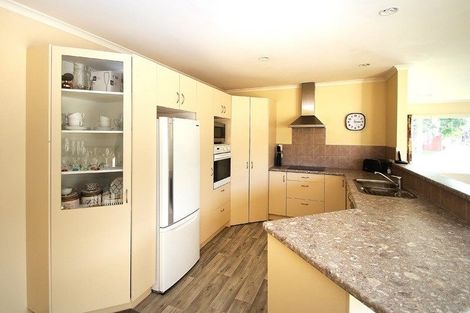 Photo of property in 11 Grabella Place, Papamoa Beach, Papamoa, 3118