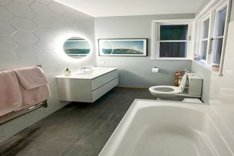 Photo of property in 73 Wyndham Road, Pinehaven, Upper Hutt, 5019