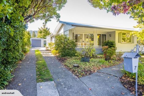 Photo of property in 7 Leybourne Avenue, Waikanae, 5036