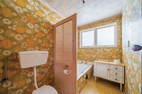 Photo of property in 1/22 Burns Grove, Trentham, Upper Hutt, 5018