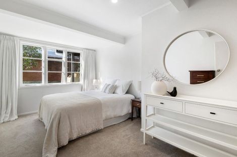 Photo of property in 8 Maritime Terrace, Birkenhead, Auckland, 0626