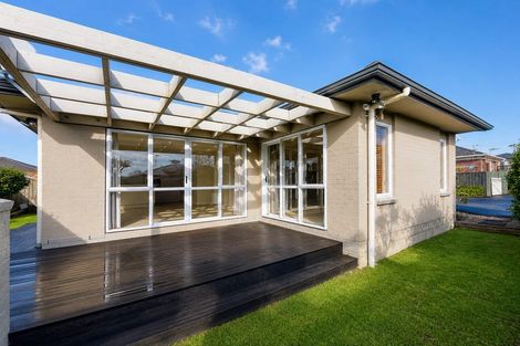 Photo of property in 55a Cambridge Terrace, Papatoetoe, Auckland, 2025