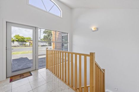 Photo of property in 15 Shortland Street, Lower Vogeltown, New Plymouth, 4310