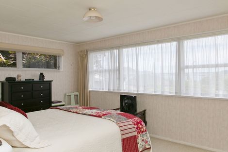 Photo of property in 17 Kinder Street, Acacia Bay, Taupo, 3330