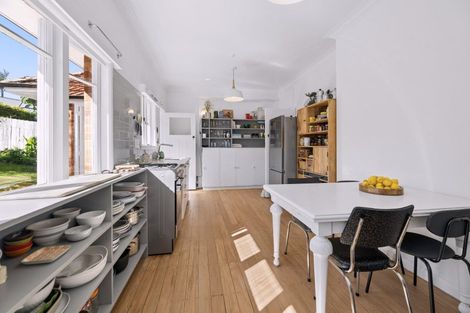 Photo of property in 12 Wairoa Road, Narrow Neck, Auckland, 0624