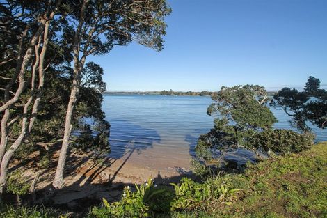 Photo of property in 100 Wharf Road, Clarks Beach, Pukekohe, 2679