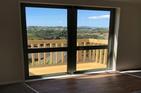 Photo of property in 4/102b Manuka Road, Bayview, Auckland, 0629