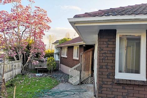 Photo of property in 33 Arrow Road, Forrest Hill, Auckland, 0620