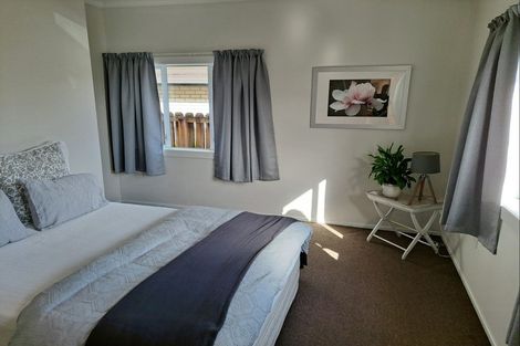 Photo of property in 18 Valley Road, Pukekohe, 2120