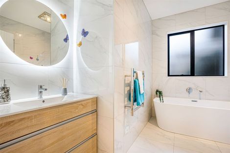 Photo of property in 58 Accolage Boulevard, Kumeu, 0810