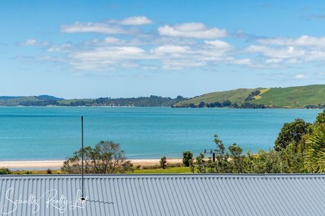 Photo of property in 9 Sandy Beach Road, Tinopai, Matakohe, 0593
