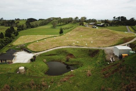 Photo of property in 326 Paraite Road, Paraite, New Plymouth, 4373