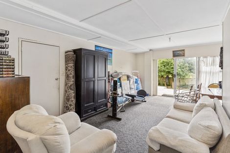 Photo of property in 20 Lynmore Drive, Hillpark, Auckland, 2102