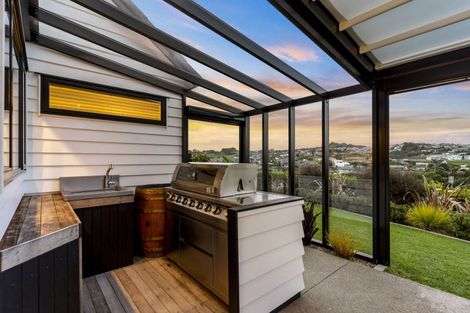 Photo of property in 69 Maka Terrace, Orewa, 0931