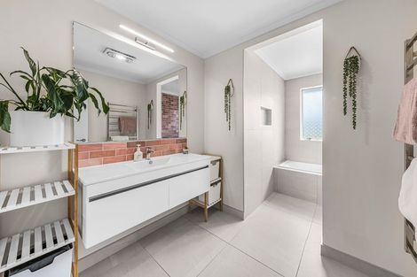 Photo of property in 41 Awatiro Drive, Kaukapakapa, 0871