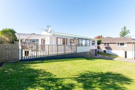Photo of property in 2/68 View Road, Henderson, Auckland, 0612