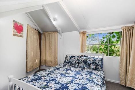 Photo of property in 1091 Dyers Pass Road, Governors Bay, Lyttelton, 8971