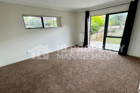 Photo of property in 35 Peninsula Road, Mangere, Auckland, 2022