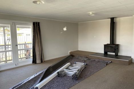 Photo of property in 6 Yates Street, Otaki Beach, Otaki, 5512